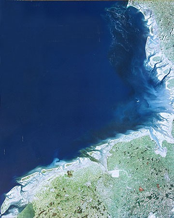 Satellietfoto van het waddengebied